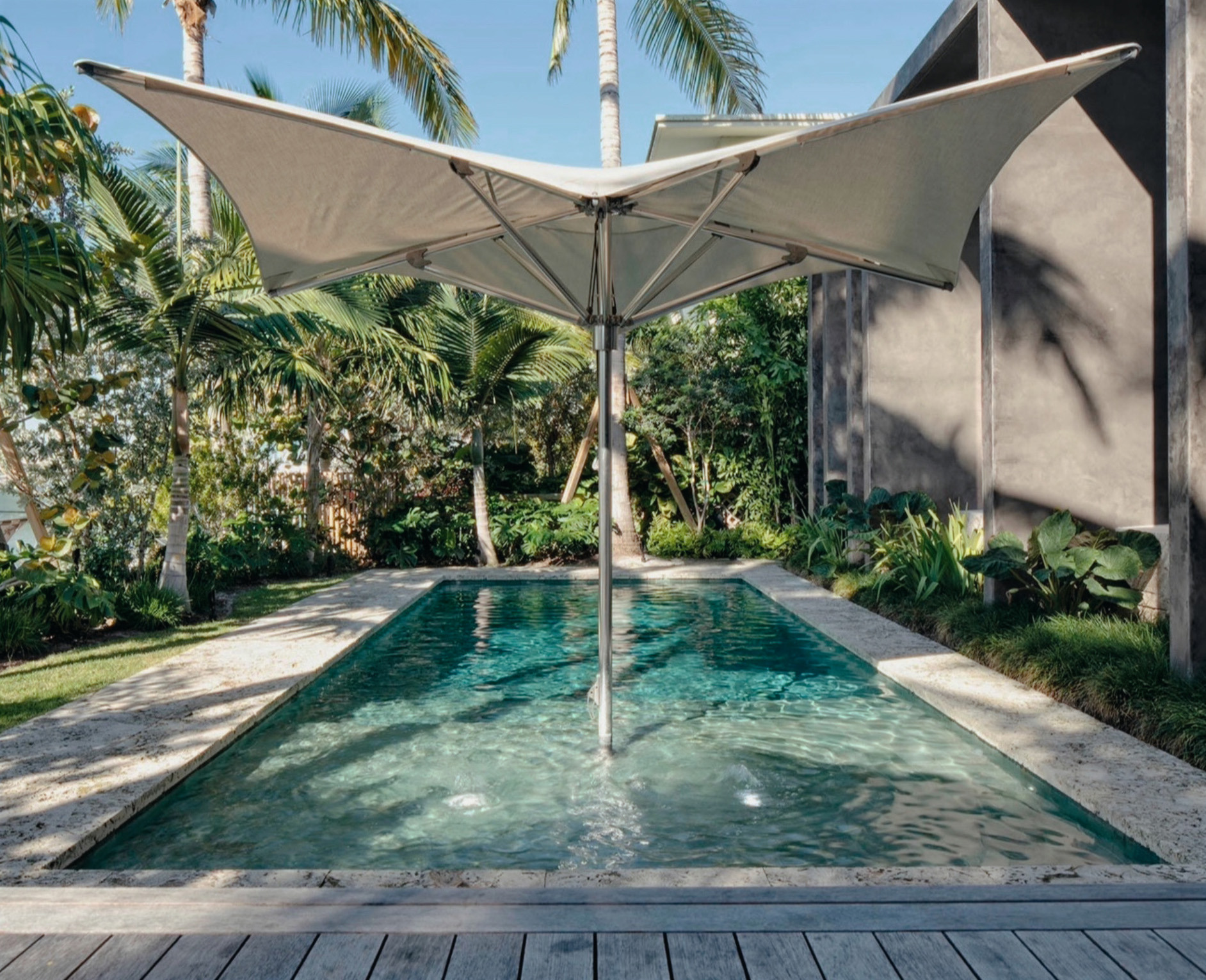 Janoura Residence