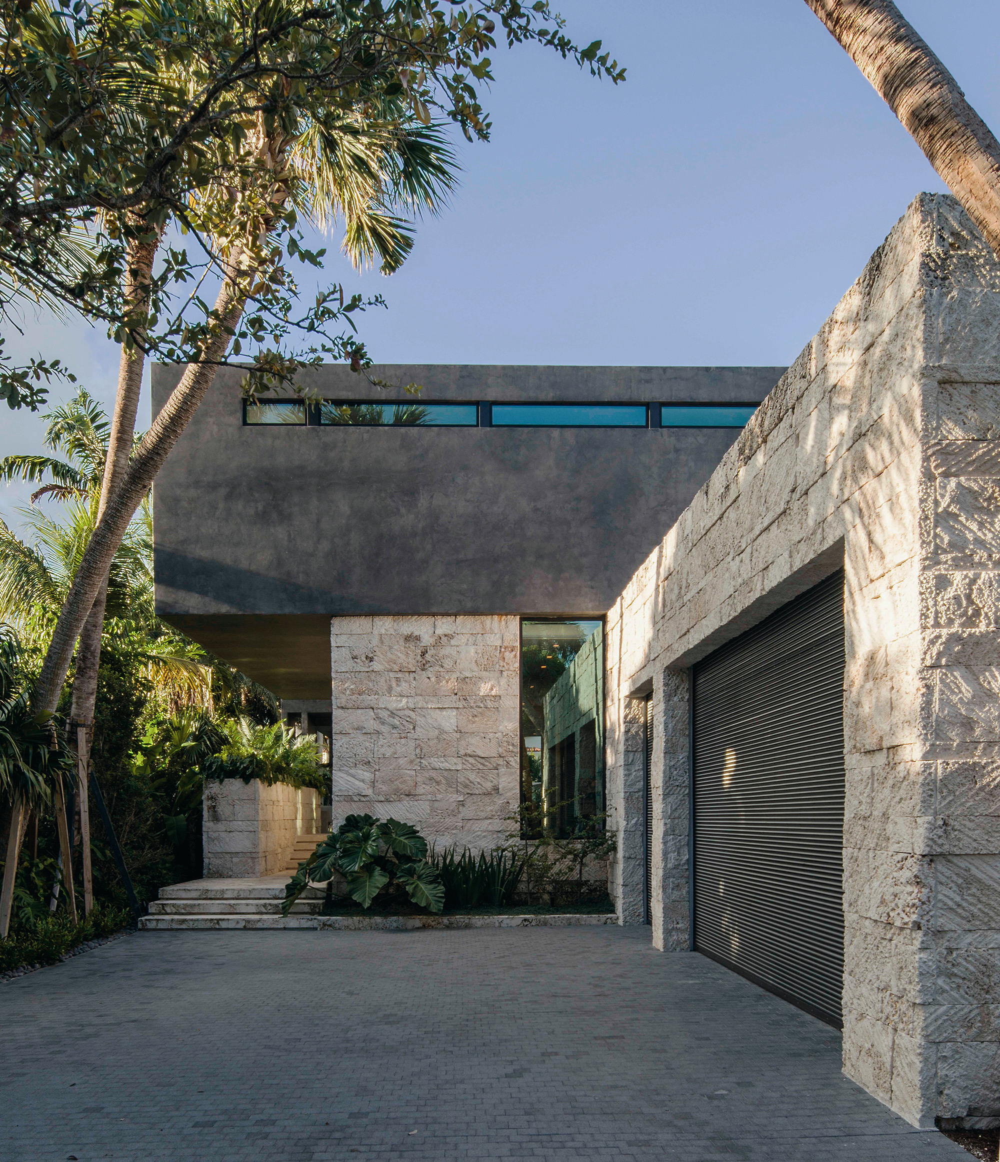 Janoura Residence